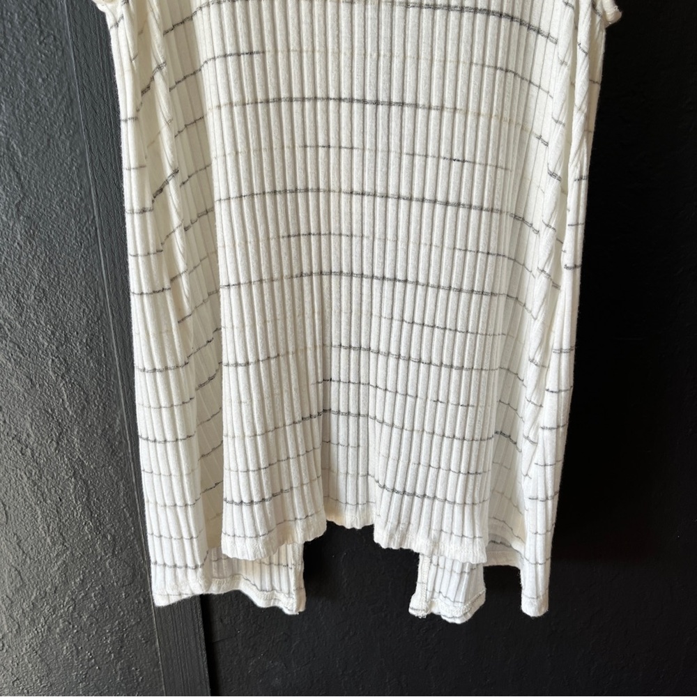 Lush Ribbed Striped Open Back Tank Top - Picture 3 of 10